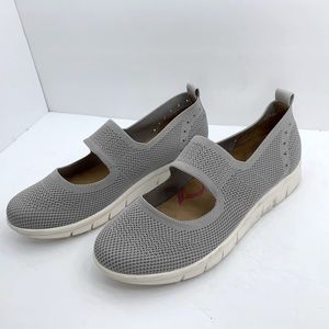 Gray Carlene Flat tennis shoes 
COMFORTIVA